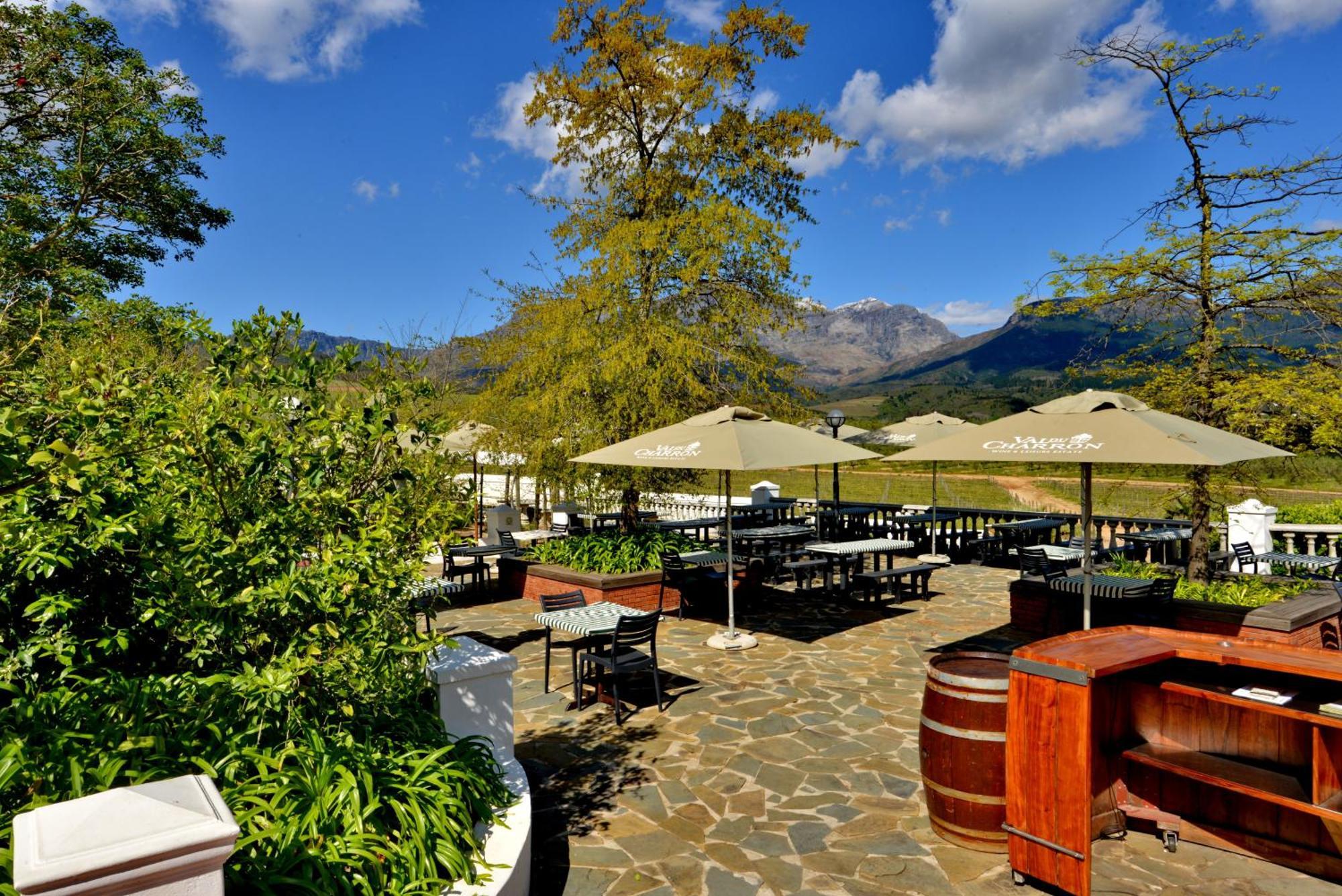 The Coach House At Val Du Charron Hotel Wellington Kültér fotó